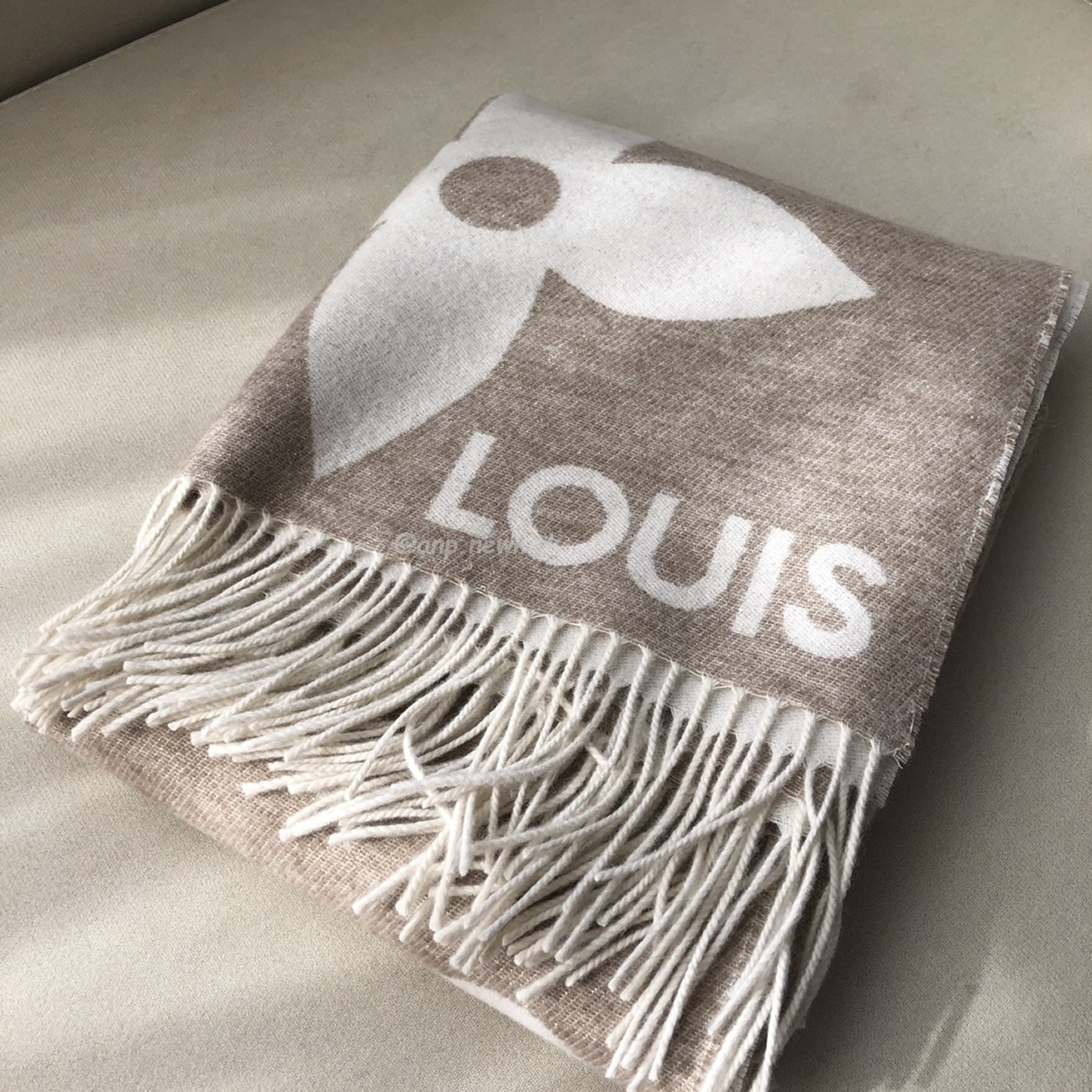 Louis Vuitton Lv Reykjavik Scarf 75x185cm (9) - newkick.app